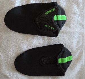 Sia Black Athletic  Socks And Laces with Neon Green Accent and glow Technology